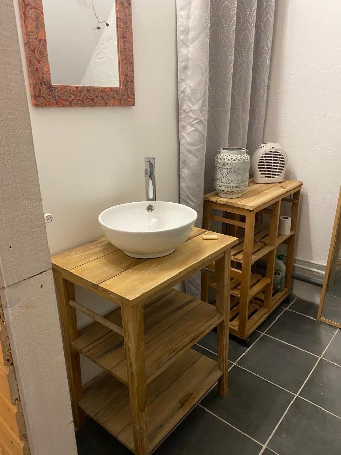 Adorable Gesthouse Avec Parking Gratuit Sur Place. Διαμέρισμα Le Chene Εξωτερικό φωτογραφία